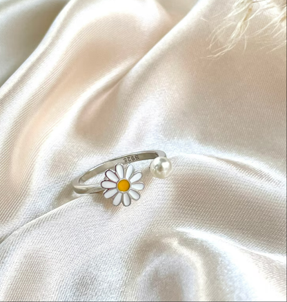 Spinner Fidget Ring | White Daisy | Silver | Gift | Worry | Jewellery | Mindfulness | | Meditation | Flower | Spinning | Worry